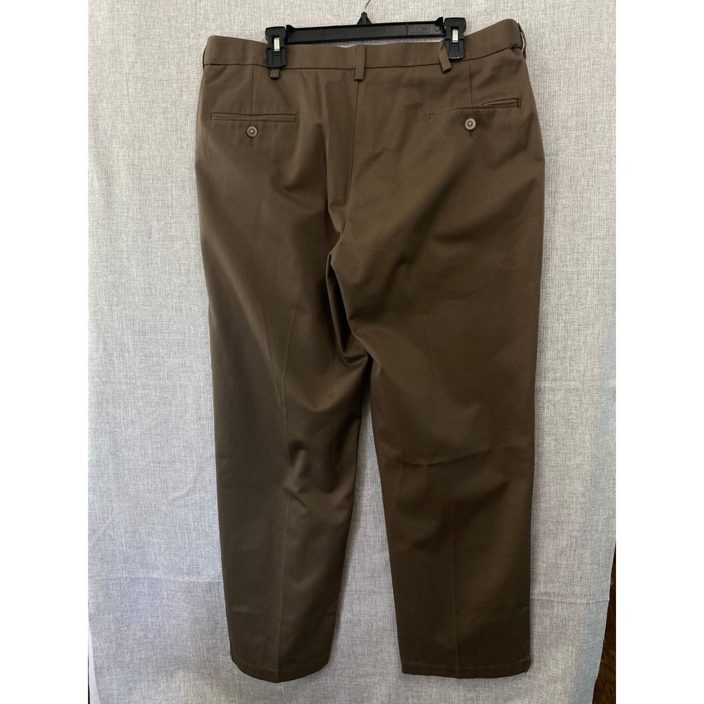 Haggar Chino Pants Men 38x30 Brown Classic Fit Work To Weekend Cotton Flat Front - Picture 7 of 9